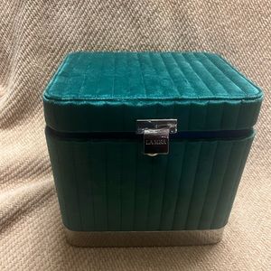 La Mer Green‎ Jewelry Organizer with Metal Clasp